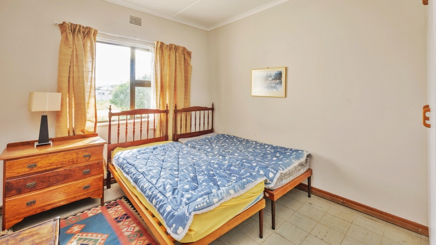 4 Bedroom Property for Sale in Struisbaai Western Cape